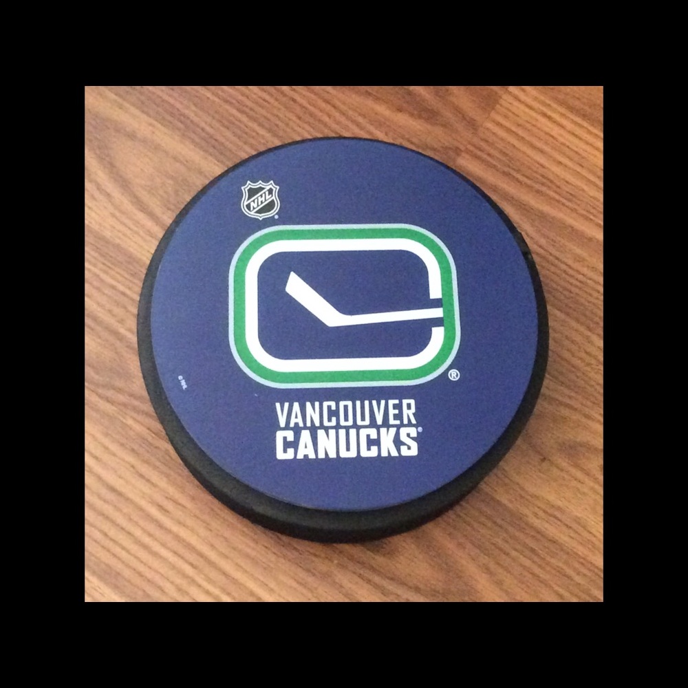 Vancouver Canucks Air Puck